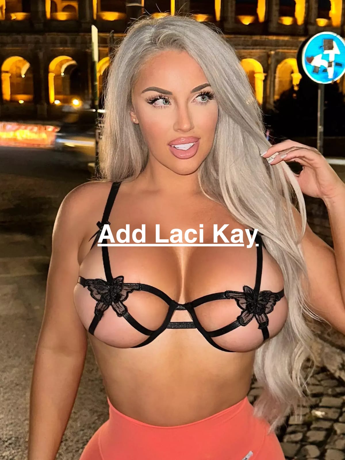 Two-way cam2cam video chat between viewer and performer